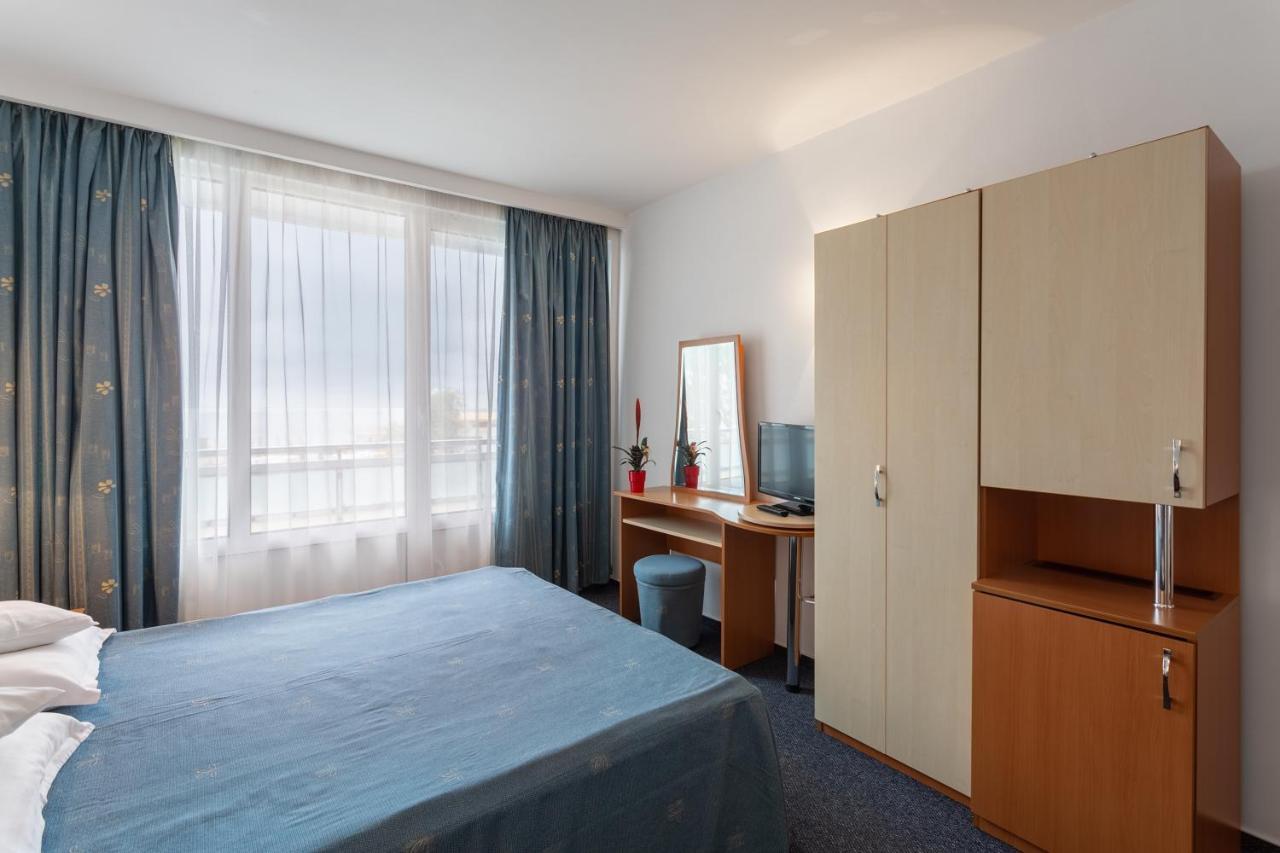 Hotel Sirena Saturn All Inclusive Bagian luar foto